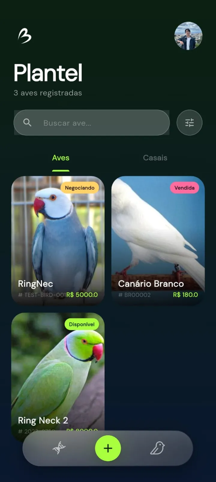 Tela Plantel da Birdy: três aves com foto, um Ring Neck azul negociando, um canário branco vendido e um Ring Neck verde disponível.